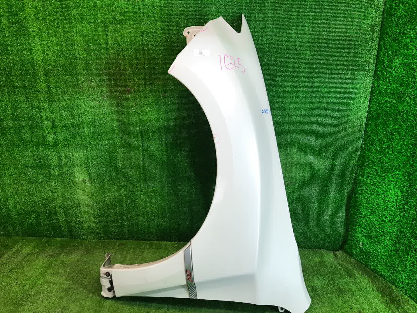 Крыло левое переднее SUBARU IMPREZA WRX STI GVF 1625 1 ракурс