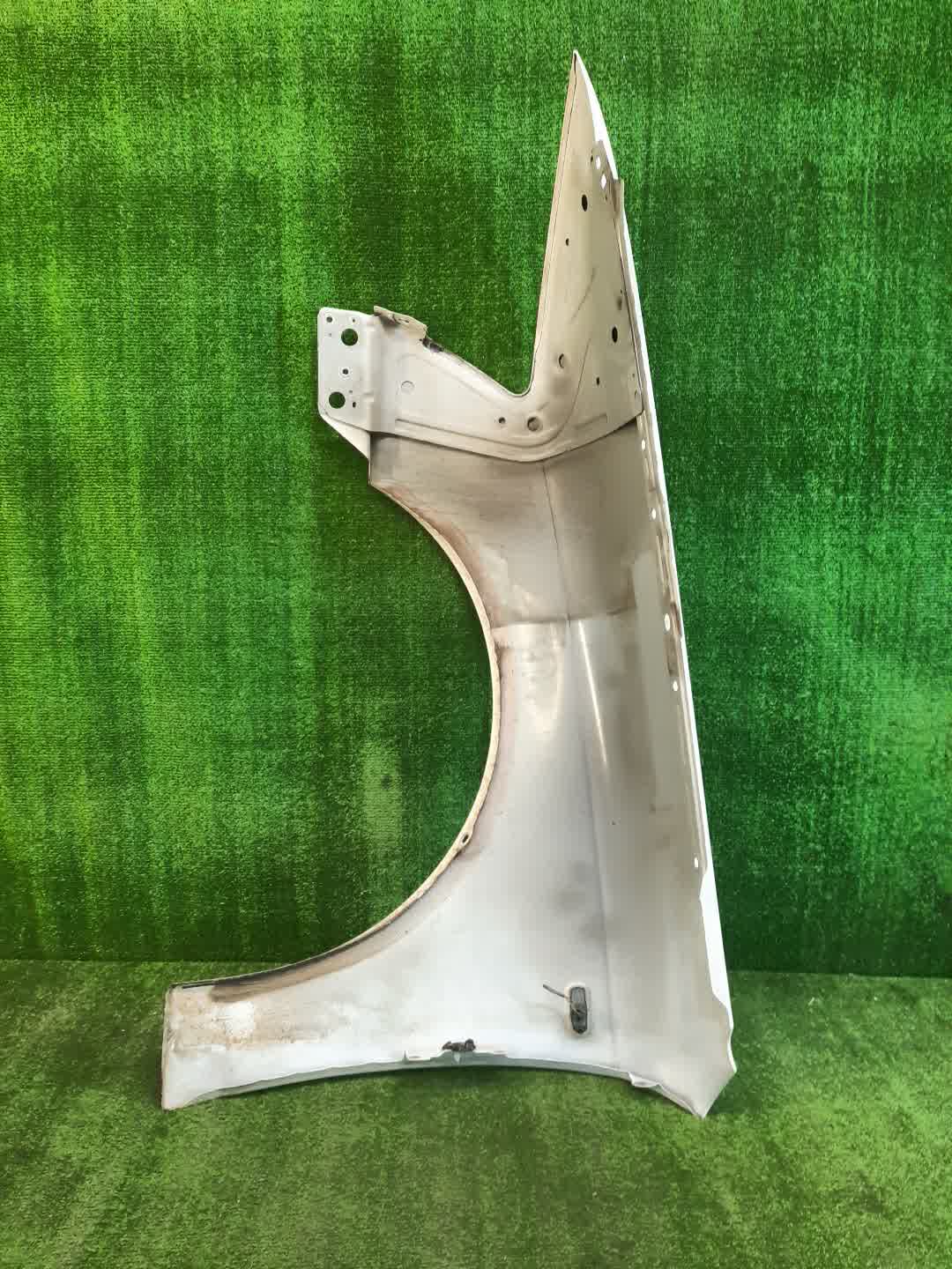 Крыло правое переднее AUDI A6 C6, 4F5, 4F2 4F0821104A 5 ракурс
