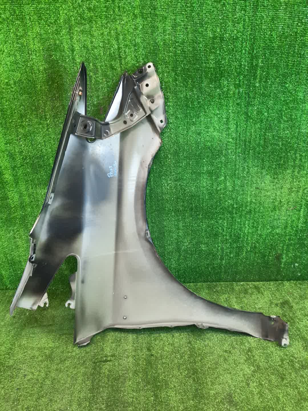 Крыло левое переднее TOYOTA PRIUS ZVW30 1805 3 ракурс