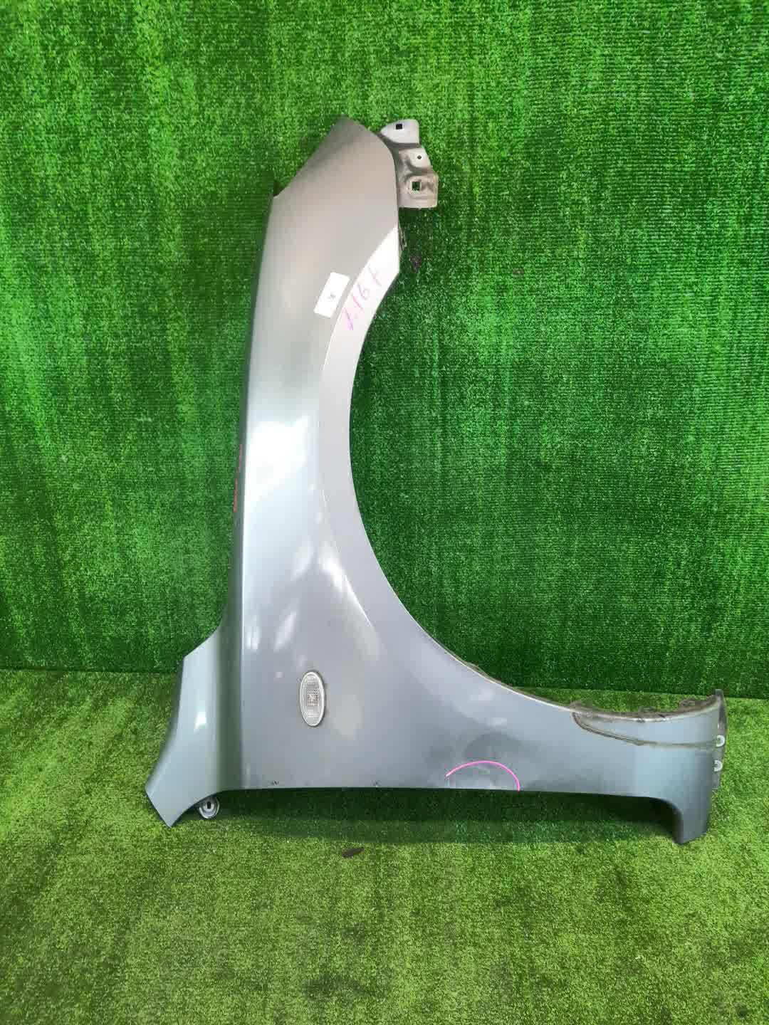 Крыло правое переднее MAZDA AXELA, MAZDA 3, 3 BK5P, BK3P, BKEP, BK WAGON 1 ракурс