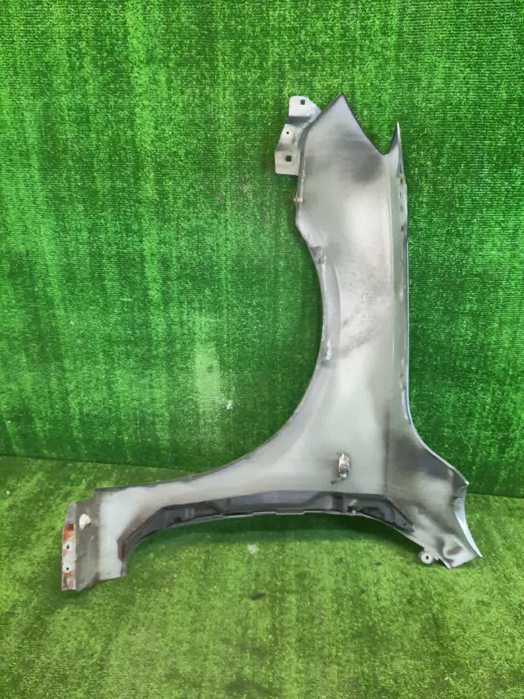 Крыло правое переднее MAZDA AXELA, MAZDA 3, 3 BK5P, BK3P, BKEP, BK WAGON 3 ракурс