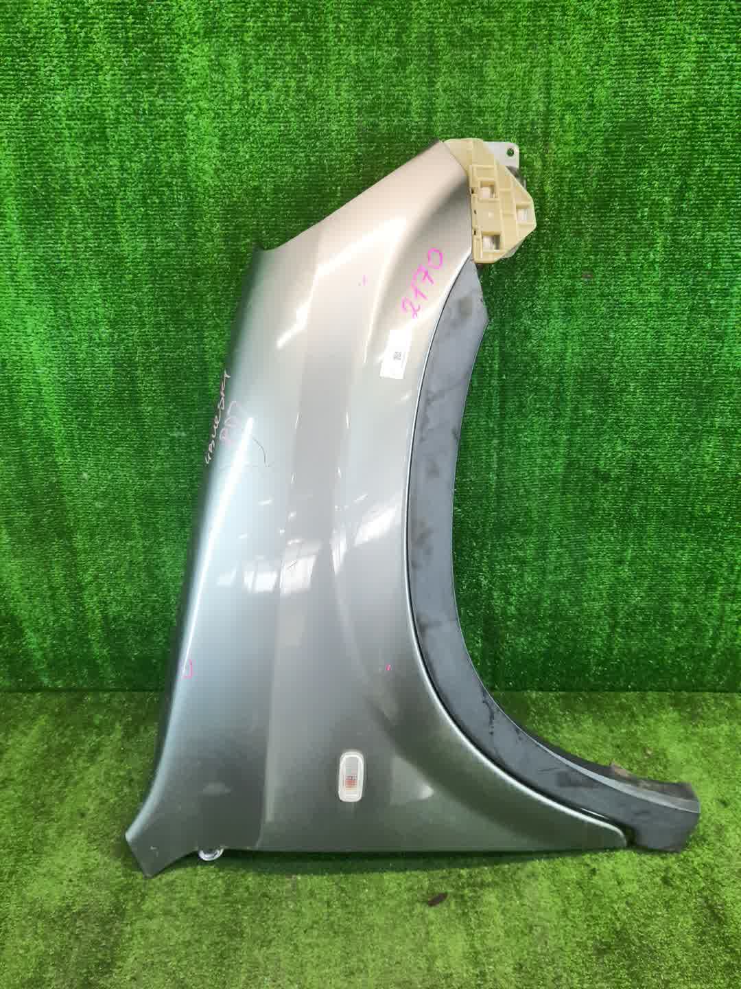 Крыло правое переднее HONDA CR-V RD7, RD6 2170 1 ракурс Крыло правое переднее HONDA CR-V RD7, RD6 2170 1 ракурс