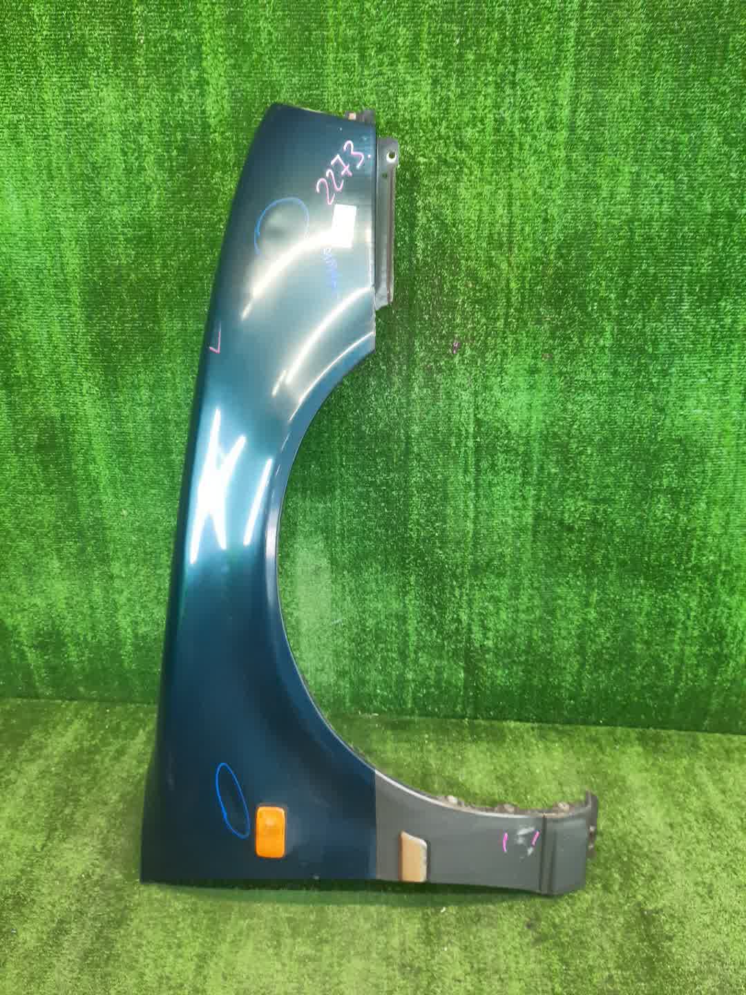 Крыло правое переднее NISSAN AVENIR W10 2273 1 ракурс