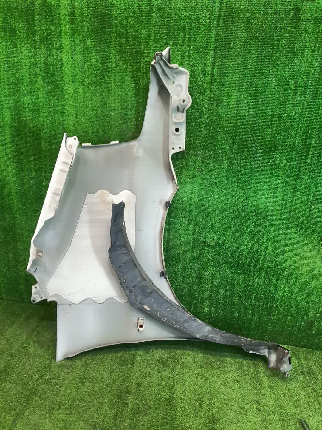Крыло левое переднее NISSAN SERENA TNC24, TC24, RC24, PC24, PNC24, VC24, VNC24 2307 4 ракурс