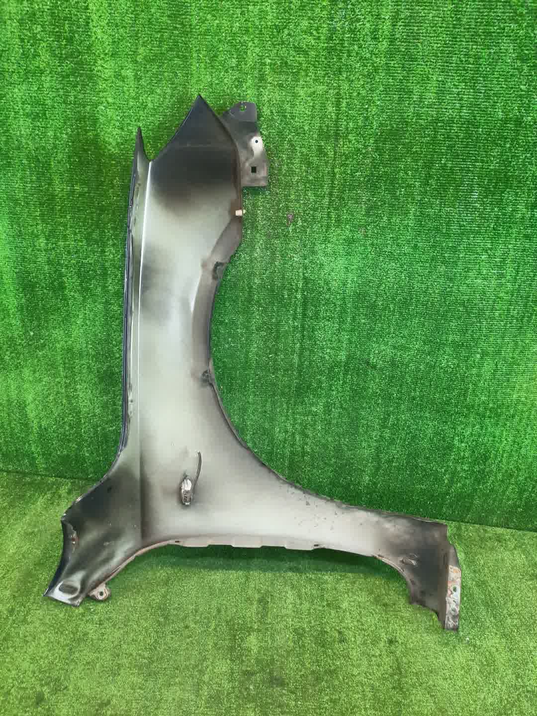 Крыло левое переднее MAZDA AXELA, MAZDA 3, 3 BK5P, BK3P, BKEP, BK WAGON 3 ракурс