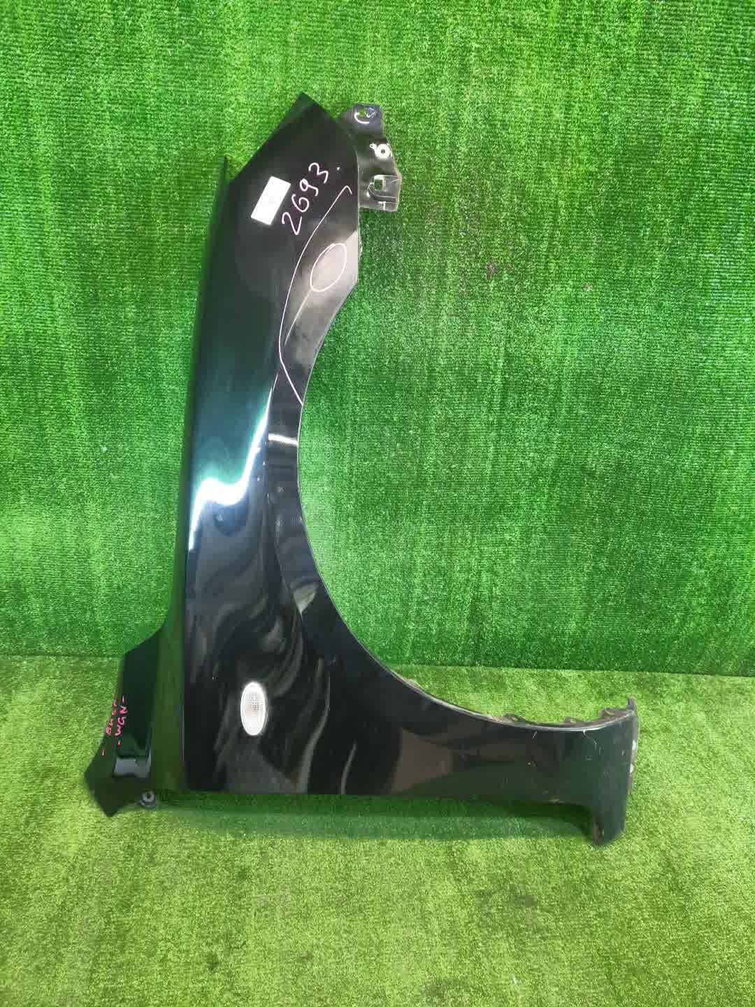 Крыло правое переднее MAZDA AXELA, MAZDA 3, 3 BK5P, BK3P, BKEP, BK WAGON 1 ракурс