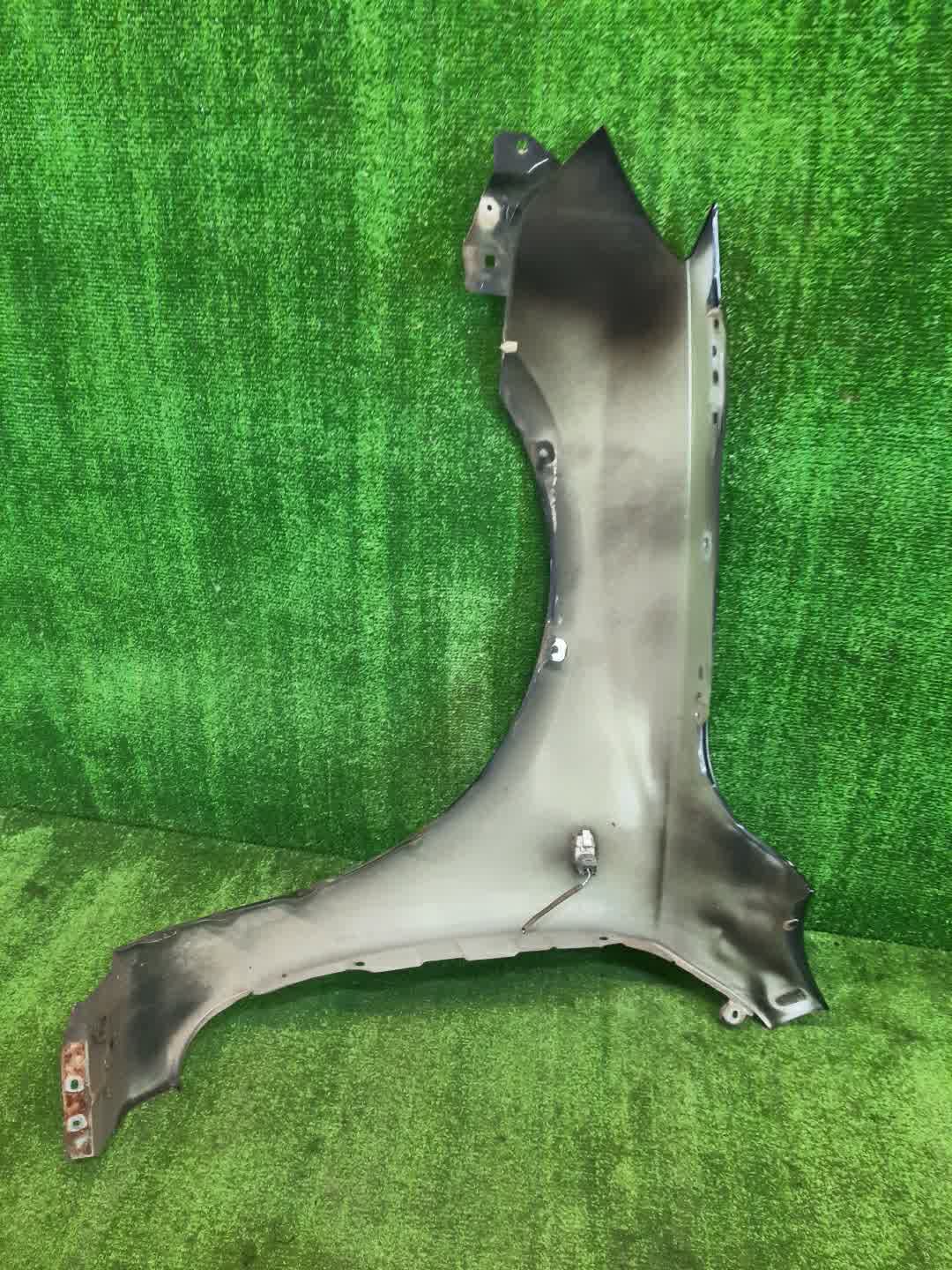Крыло правое переднее MAZDA AXELA, MAZDA 3, 3 BK5P, BK3P, BKEP, BK WAGON 3 ракурс