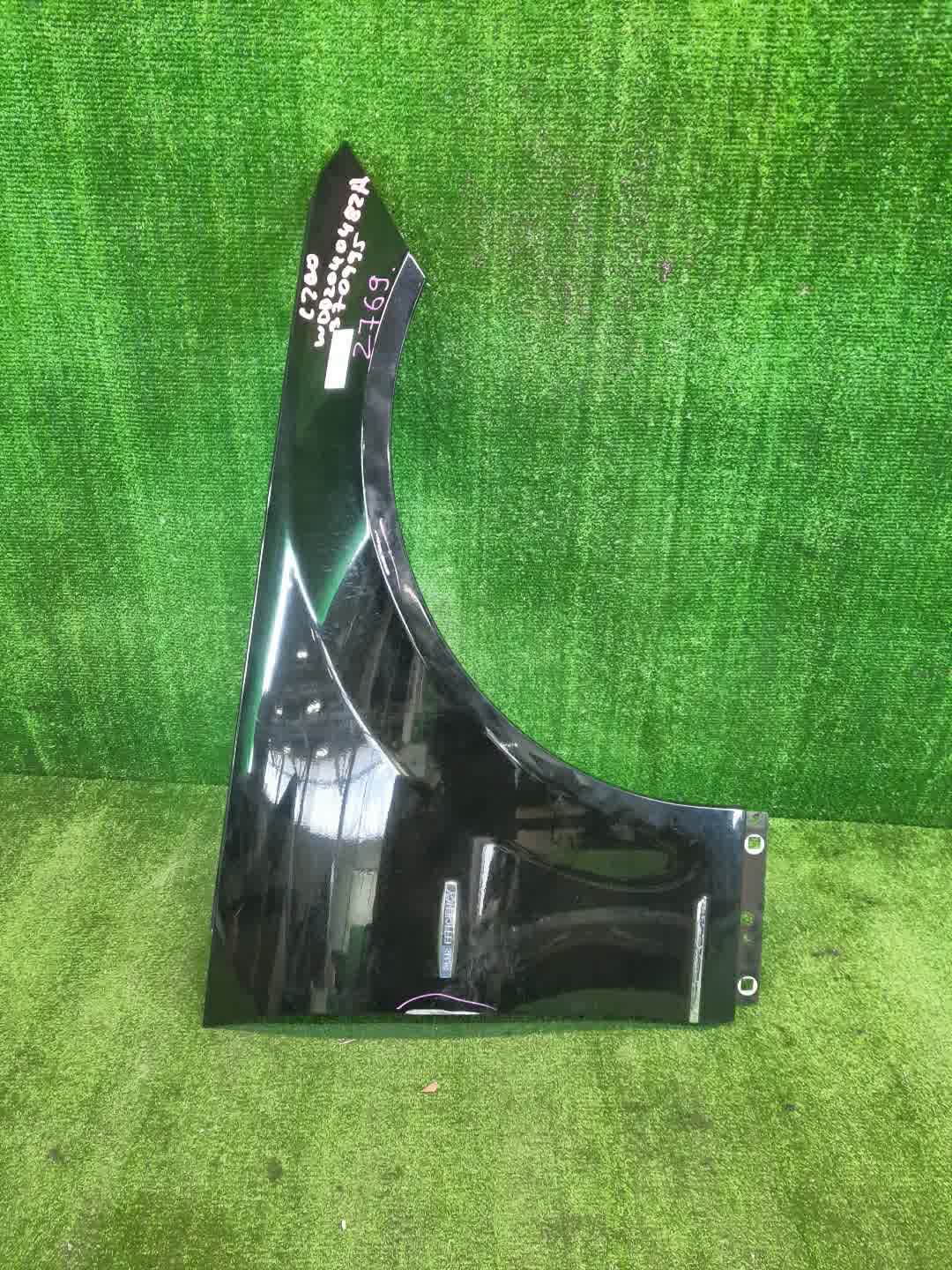 Крыло правое переднее MERCEDES-BENZ C-Class 204041, S204, 204248, 204241, 204254, W204.054, S204.254, 204249, 204049, W204.046, 204054, 204257, 204057, 204048, W204.048, W204.056, S204.256, 204047, 204077, 204052, 204277, 204247, 204252, 204507, W204