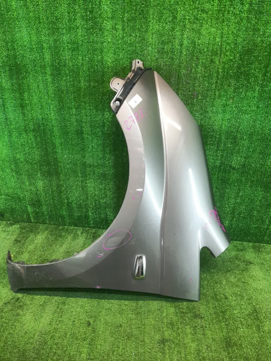 Крыло левое переднее TOYOTA ISIS ZNM10, ZNM10W, ANM10, ANM10W, ANM15, ANM15W, ZGM10, ZGM10W, ZGM11, ZGM11W, ZGM15, ZGM15W, ANM10G, ZGM10G, ANM15G, ZNM10G, ZGM11G, ZGM15G 2787 1 ракурс