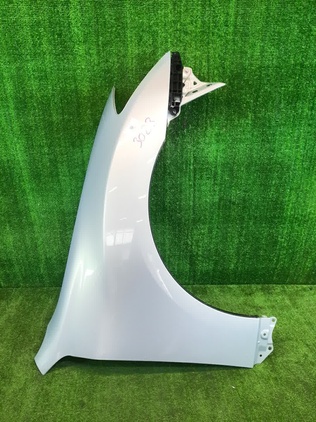 Крыло правое переднее TOYOTA CROWN GRS200 3023 1 ракурс