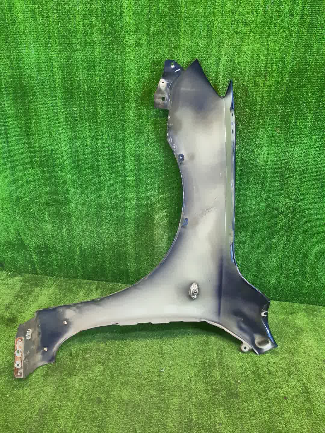 Крыло правое переднее MAZDA AXELA, MAZDA 3, 3 BK5P, BK3P, BKEP, BK WAGON 3 ракурс