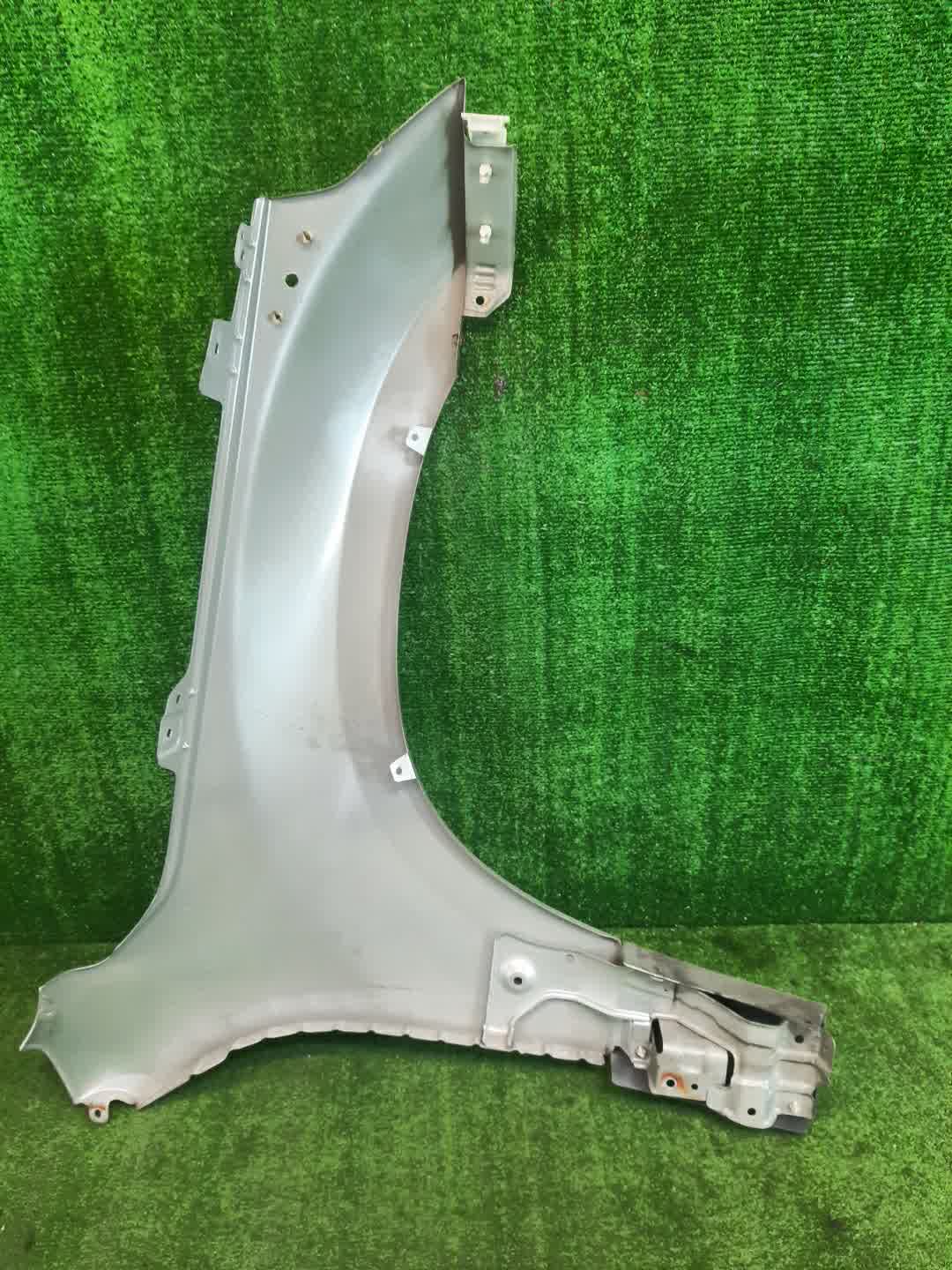 Крыло левое переднее SUZUKI ESCUDO TA74W, TD94W, TD54W 3289 4 ракурс