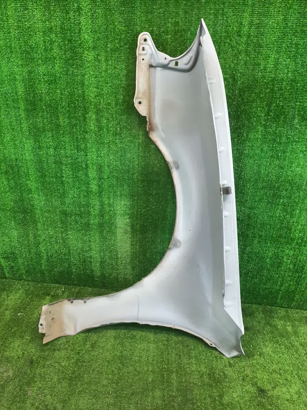 Крыло правое переднее TOYOTA SPRINTER AE111, AE114, AE110, EE111, CE110, CE114 3334 4 ракурс