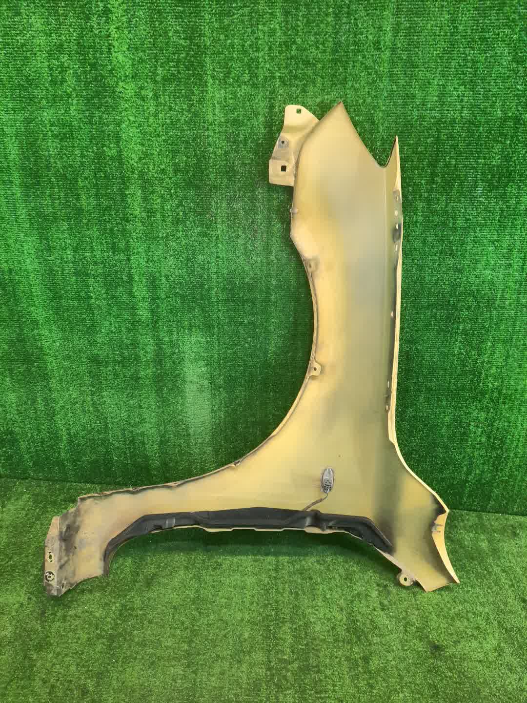 Крыло правое переднее MAZDA AXELA, MAZDA 3, 3 BK5P, BK3P, BKEP, BK WAGON 3 ракурс