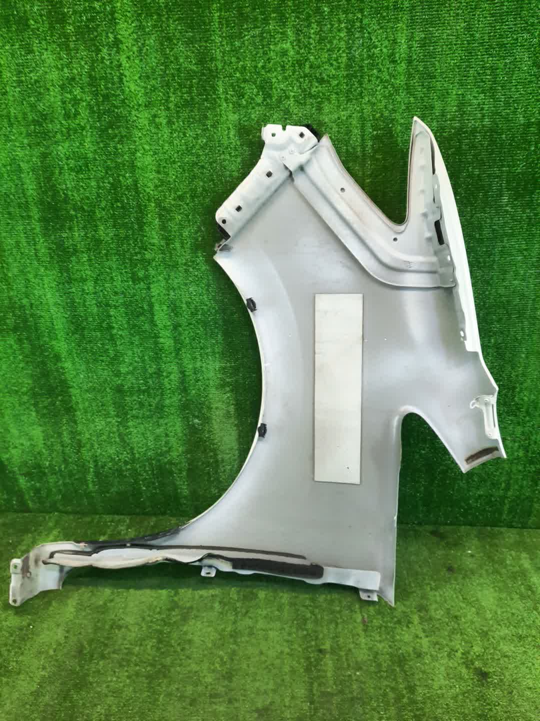 Крыло правое переднее NISSAN SERENA C26 3667 3 ракурс