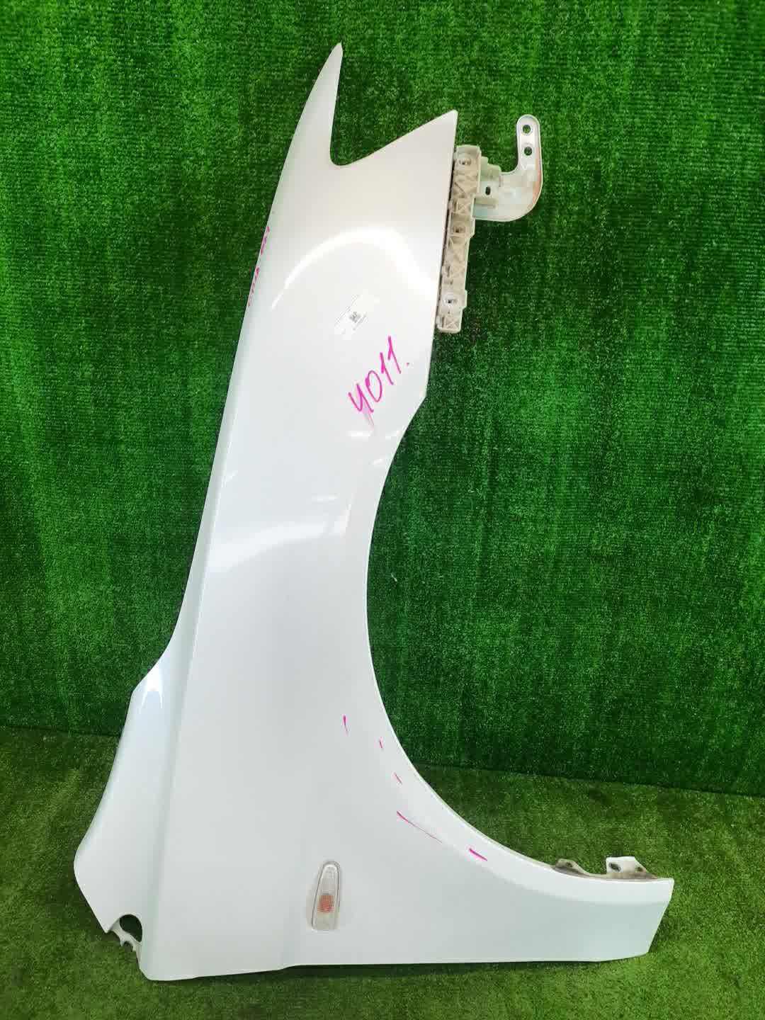 Крыло правое переднее MITSUBISHI LANCER, GALANT FORTIS CY4A, CY2A, CY3A, CY6A, CX6A, CX4A, CX3A 4011 1 ракурс