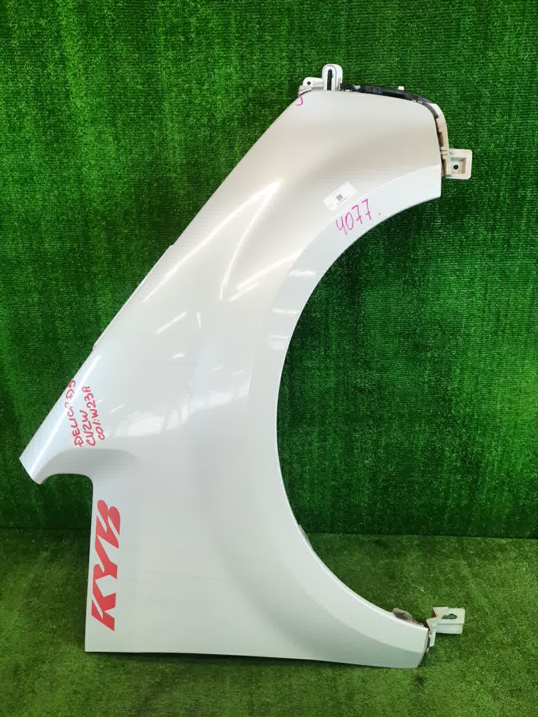 Крыло правое переднее MITSUBISHI DELICA D5 CV1W, CV2W, CV4W, CV5W 4077 1 ракурс