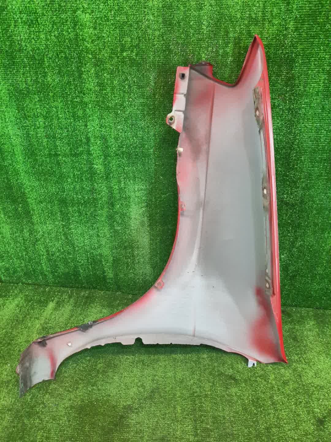 Крыло правое переднее MAZDA DEMIO DW3W, DW5W 4213 5 ракурс