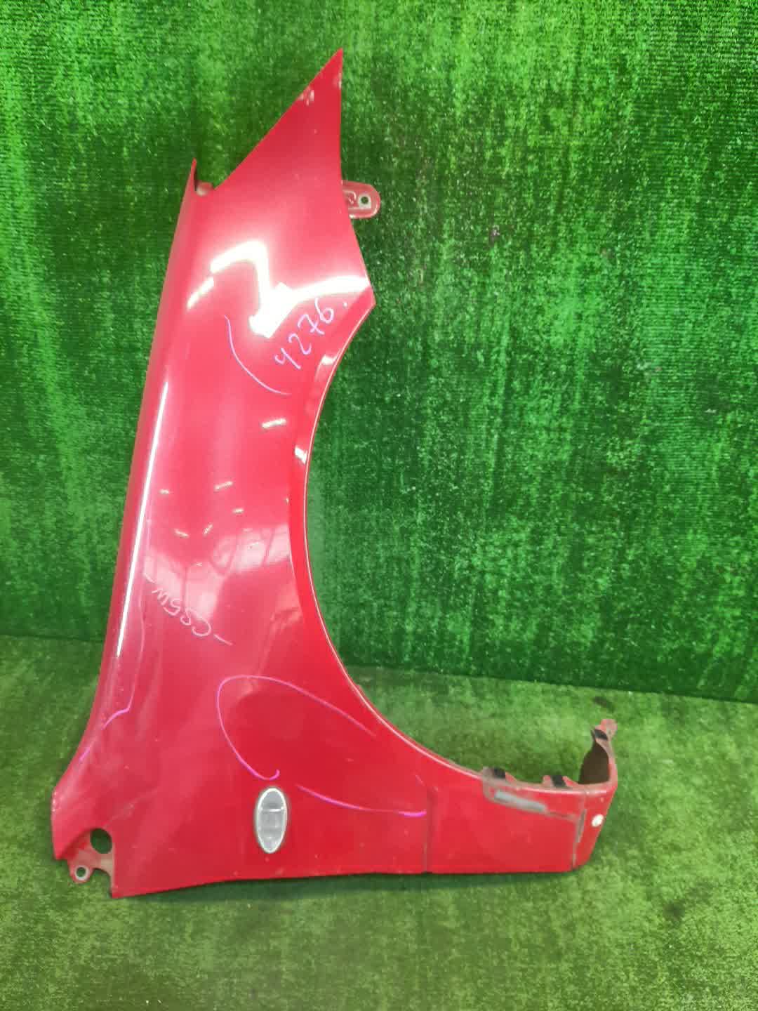 Крыло правое переднее MITSUBISHI LANCER CEDIA, LANCER CS2A, CS5W, CS5A, CS3W, CS9W, CS9A, CS1A, CS2W, CS2V, CS3A, CS6A 4276 1 ракурс