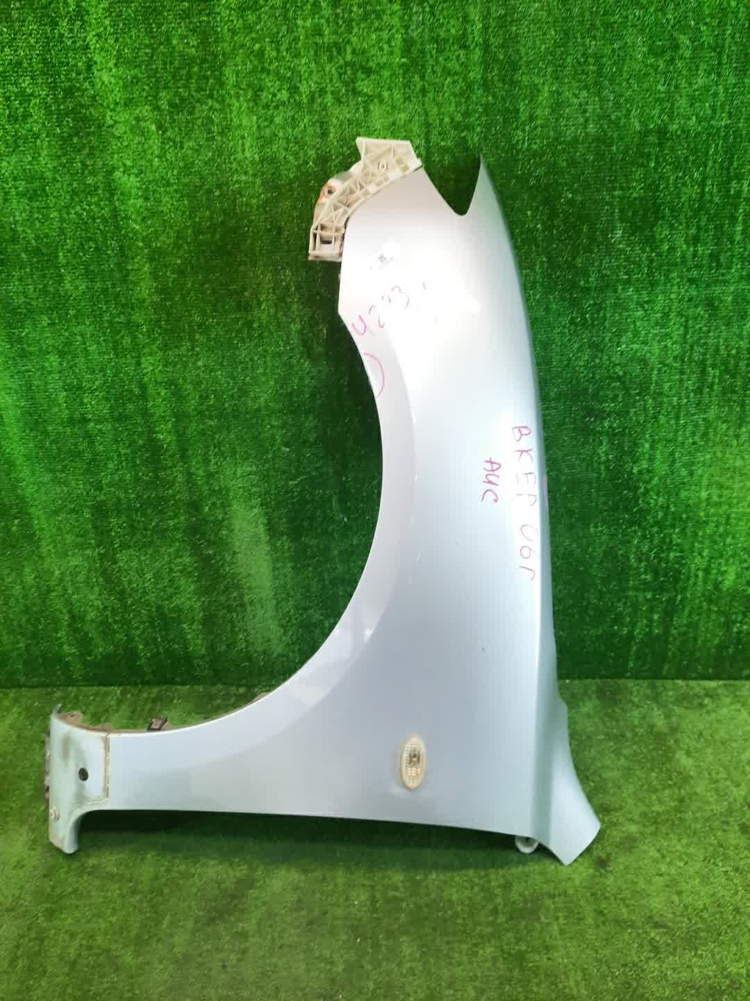 Крыло левое переднее MAZDA AXELA, MAZDA 3, 3 BK5P, BK3P, BKEP, BK SEDAN 1 ракурс
