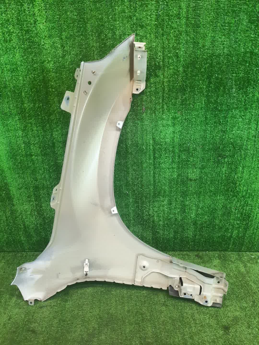 Крыло левое переднее SUZUKI ESCUDO TA74W, TD94W, TD54W 4335 4 ракурс