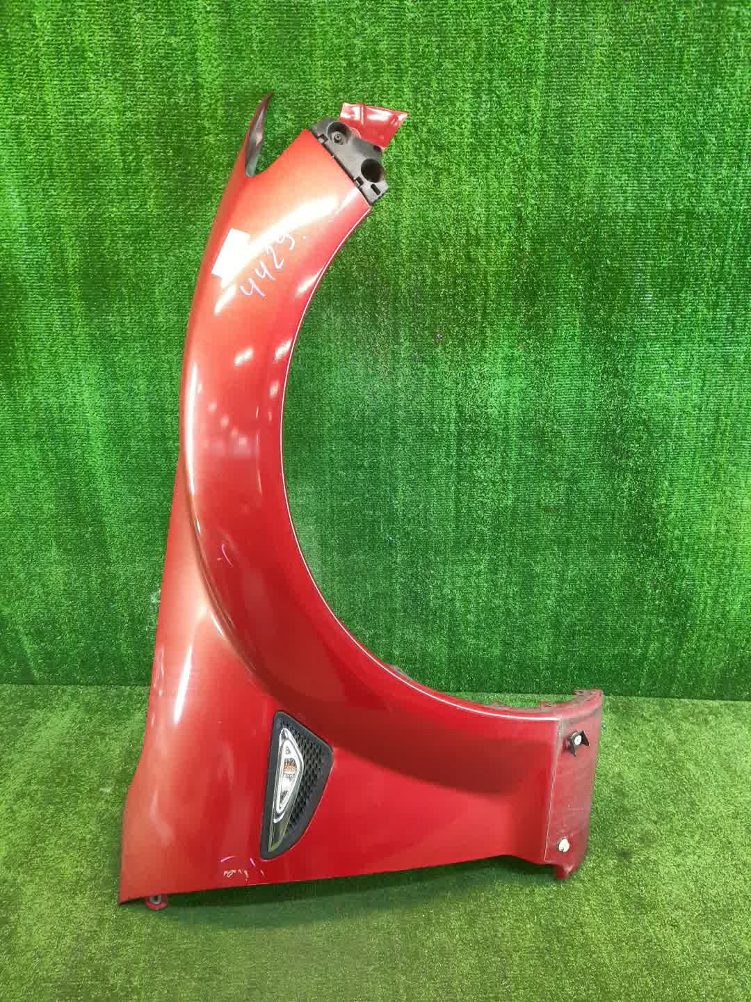 Крыло правое переднее MAZDA RX-8 SE3P 4429 1 ракурс