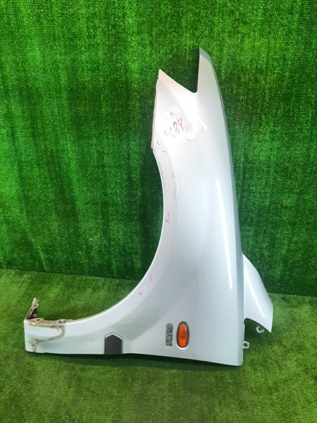 Крыло левое переднее MITSUBISHI CHARIOT GRANDIS, CHARIOT N84W, N94W, N96W, N86W 4484 1 ракурс
