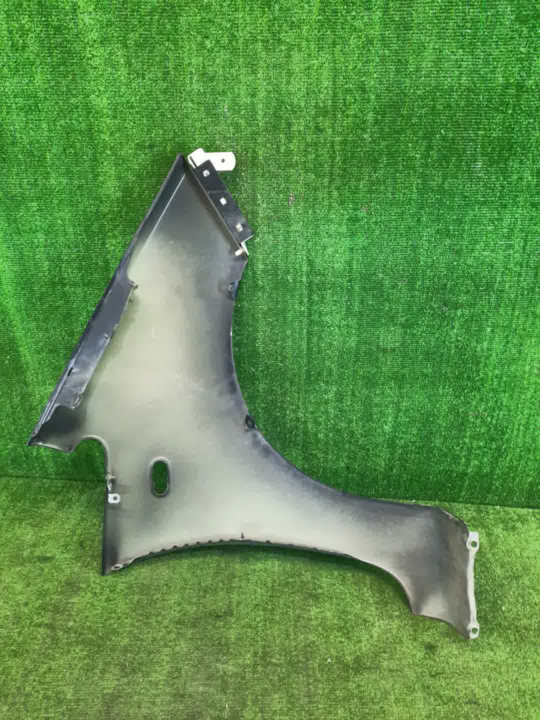 Крыло левое переднее MITSUBISHI COLT PLUS, COLT Z27W, Z22W, Z25W, Z23W, Z24W, Z27WG, Z24A, Z23A, Z21A, Z25A, Z26A, Z27A, Z28A, Z22A 4576 4 ракурс