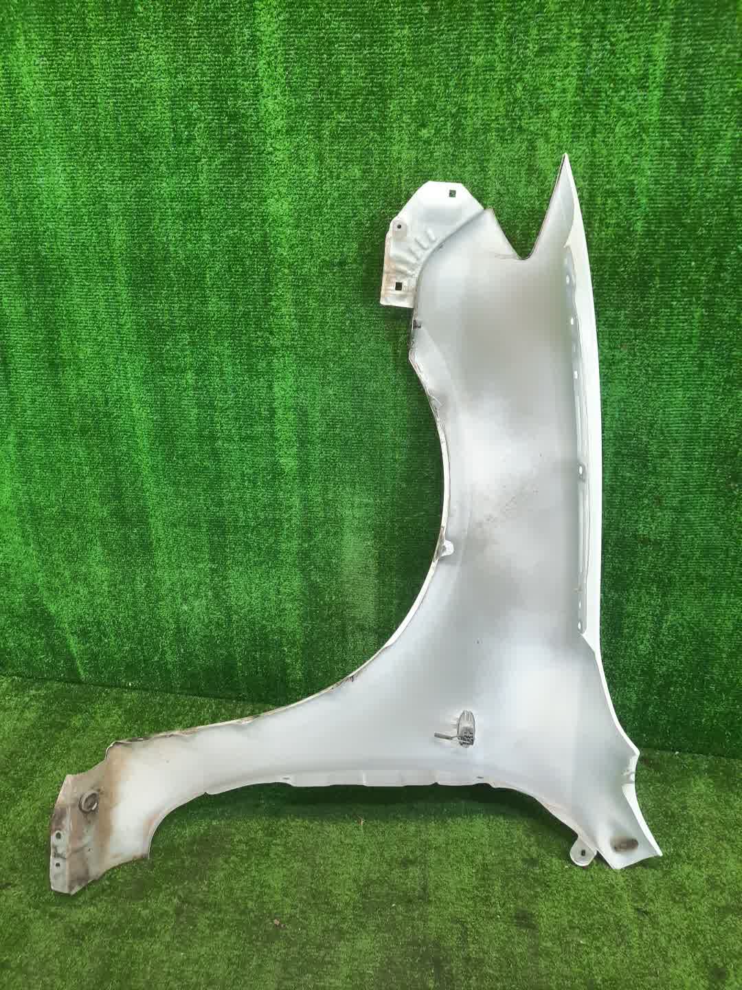 Крыло правое переднее MAZDA AXELA, MAZDA 3, 3 BK5P, BK3P, BKEP, BK SEDAN 3 ракурс