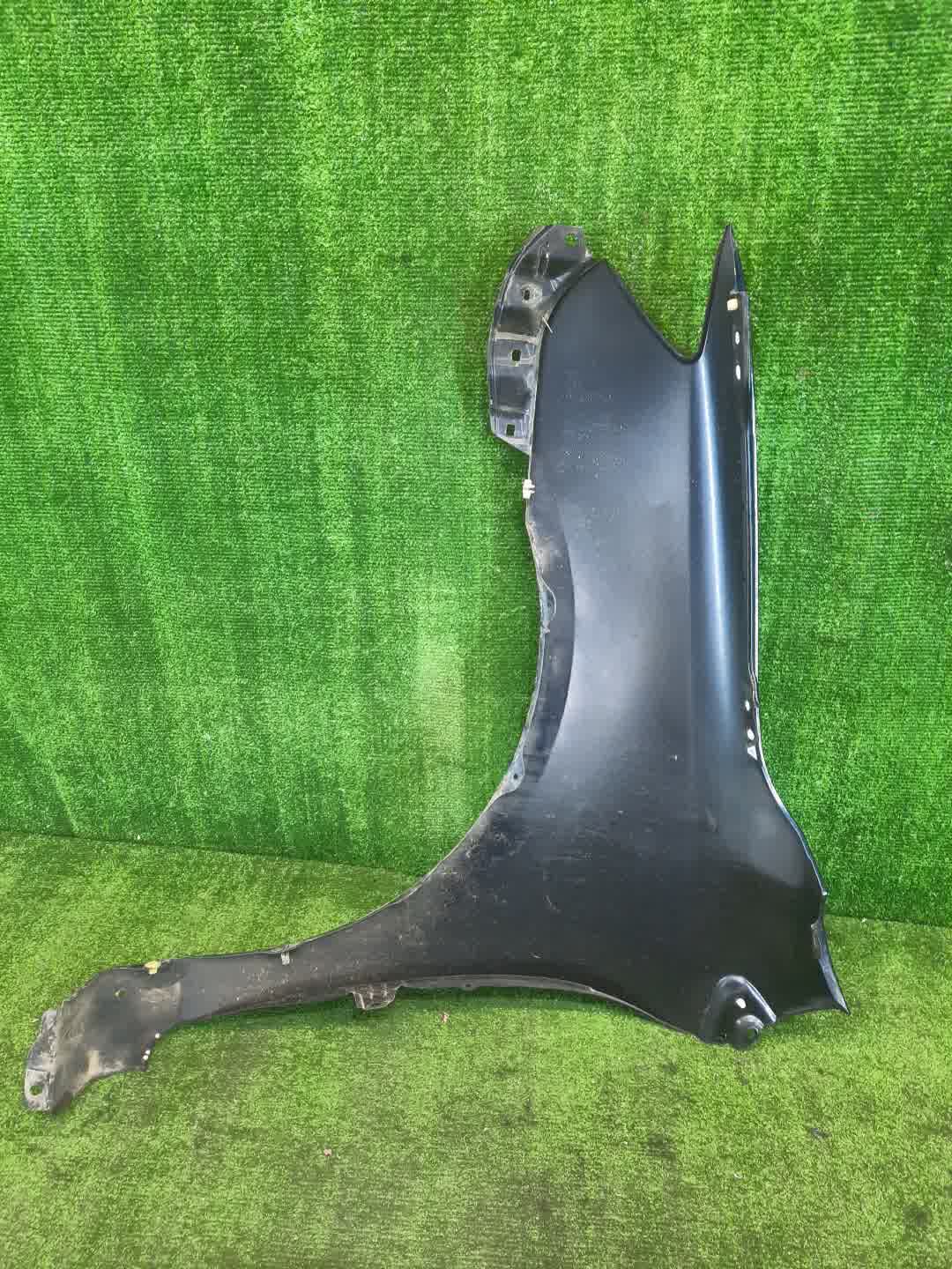 Крыло правое переднее TOYOTA COROLLA FIELDER, COROLLA  AXIO ZRE144G, ZRE142G, NZE144G, NZE141G, NZE141, NZE144, ZRE142, ZRE144 4733 4 ракурс