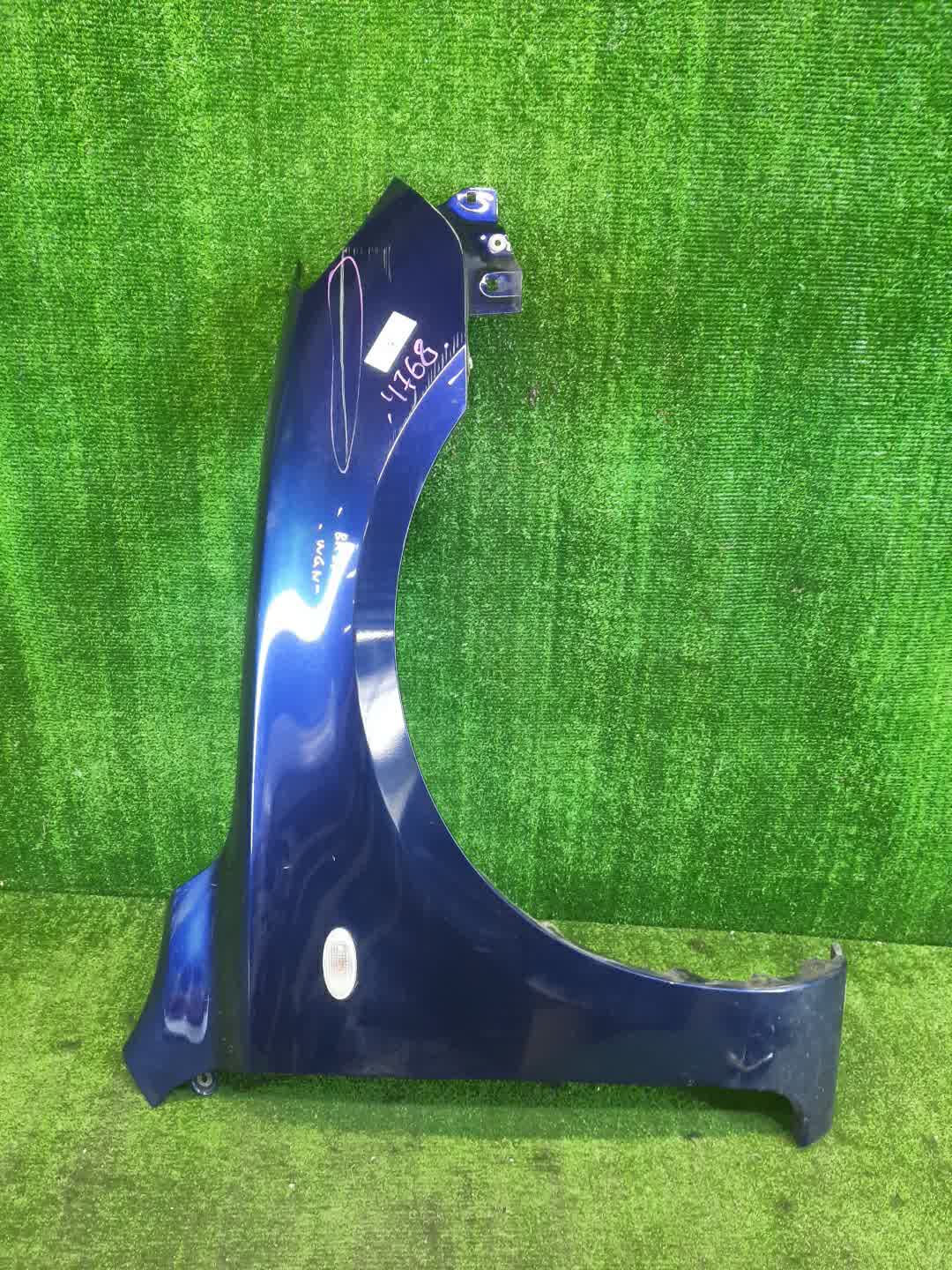Крыло правое переднее MAZDA AXELA, MAZDA 3, 3 BK5P, BK3P, BKEP, BK WAGON 1 ракурс