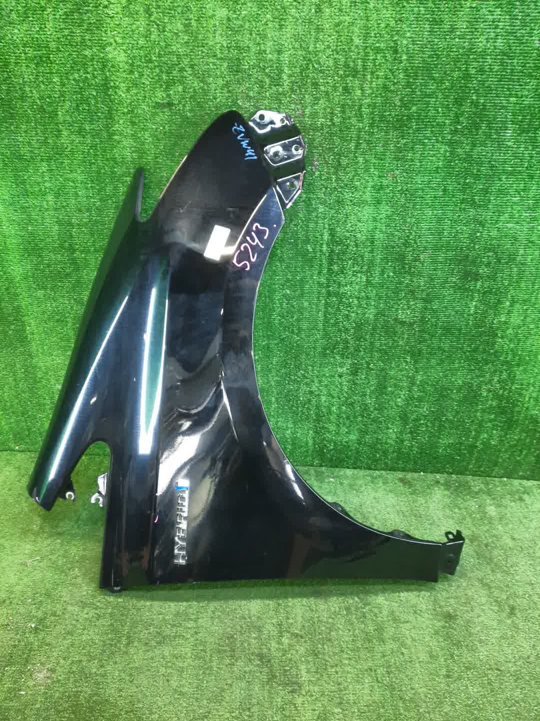Крыло правое переднее TOYOTA PRIUS ALPHA ZVW41W, ZVW40W 5243 1 ракурс