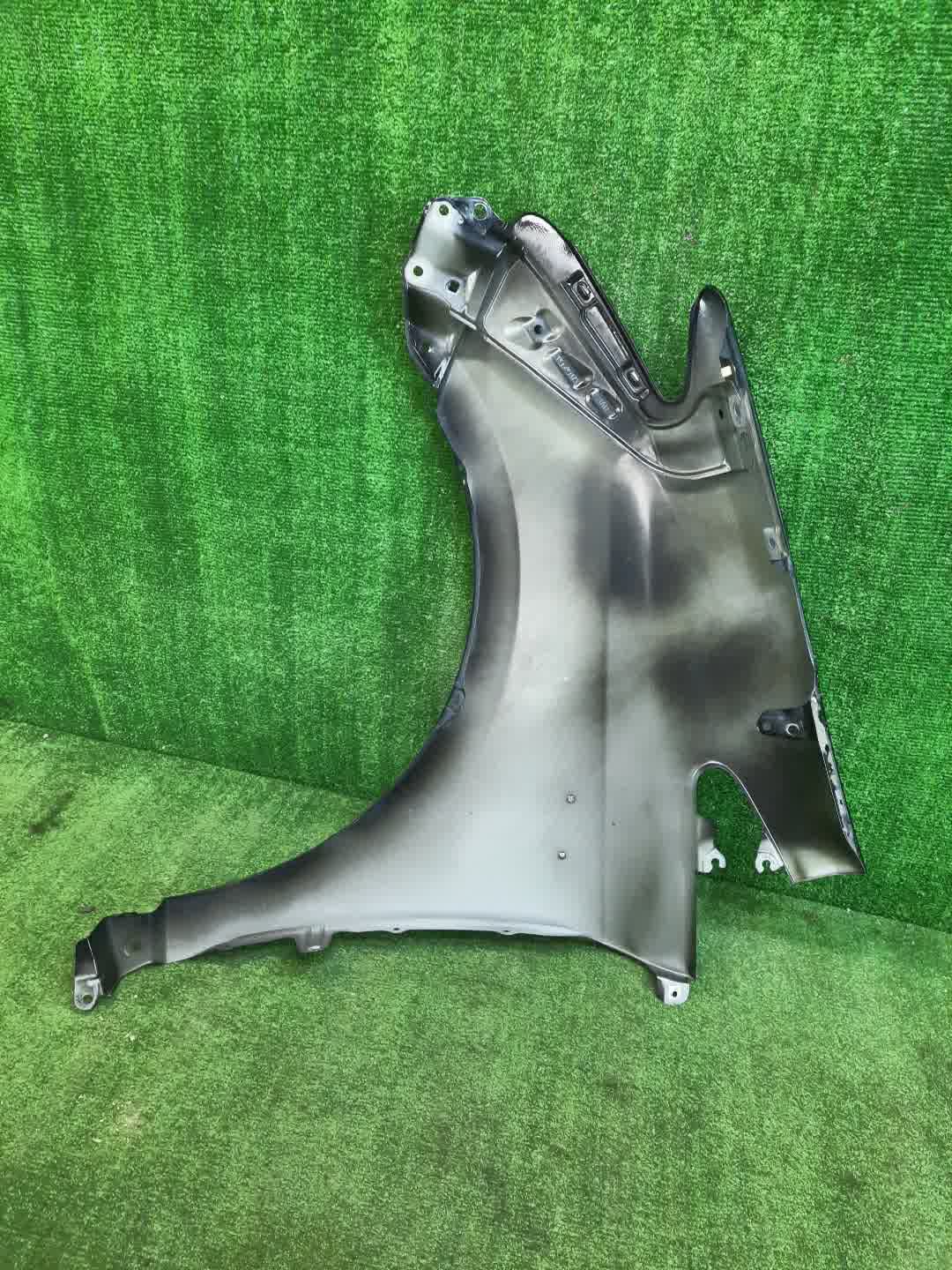 Крыло правое переднее TOYOTA PRIUS ALPHA ZVW41W, ZVW40W 5243 4 ракурс