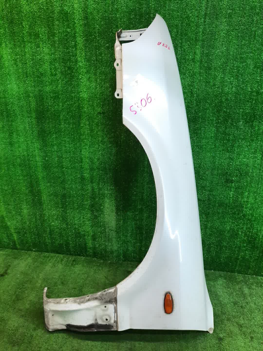 Крыло левое переднее MITSUBISHI DIAMANTE F25A, F12A, F13A, F15A, F17A, F27A, F11A, GL3W 5306 1 ракурс Крыло левое переднее MITSUBISHI DIAMANTE F25A, F12A, F13A, F15A, F17A, F27A, F11A, GL3W 5306 1 ракурс