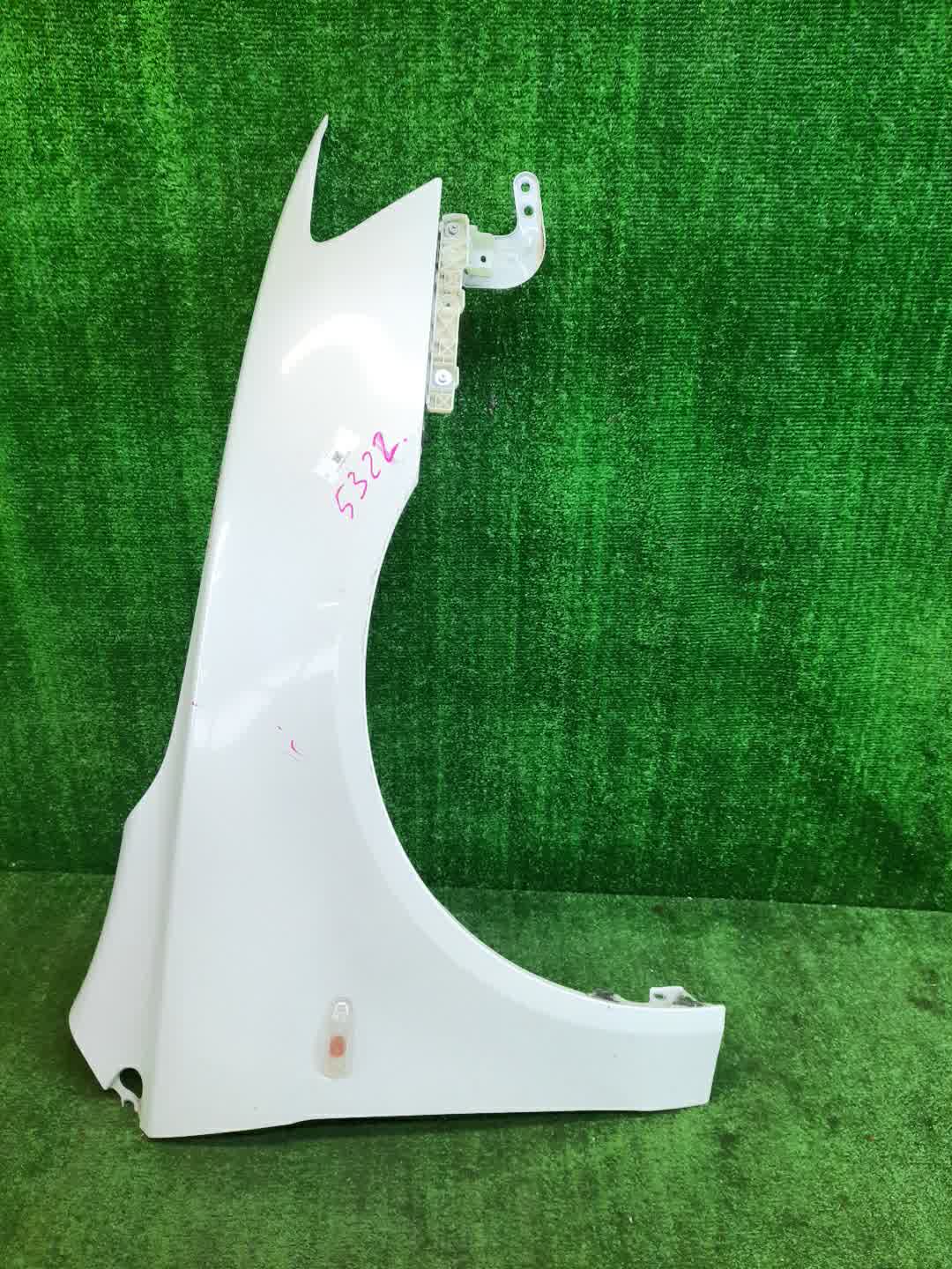 Крыло правое переднее MITSUBISHI LANCER, GALANT FORTIS CY4A, CY2A, CY3A, CY6A, CX6A, CX4A, CX3A 5322 1 ракурс