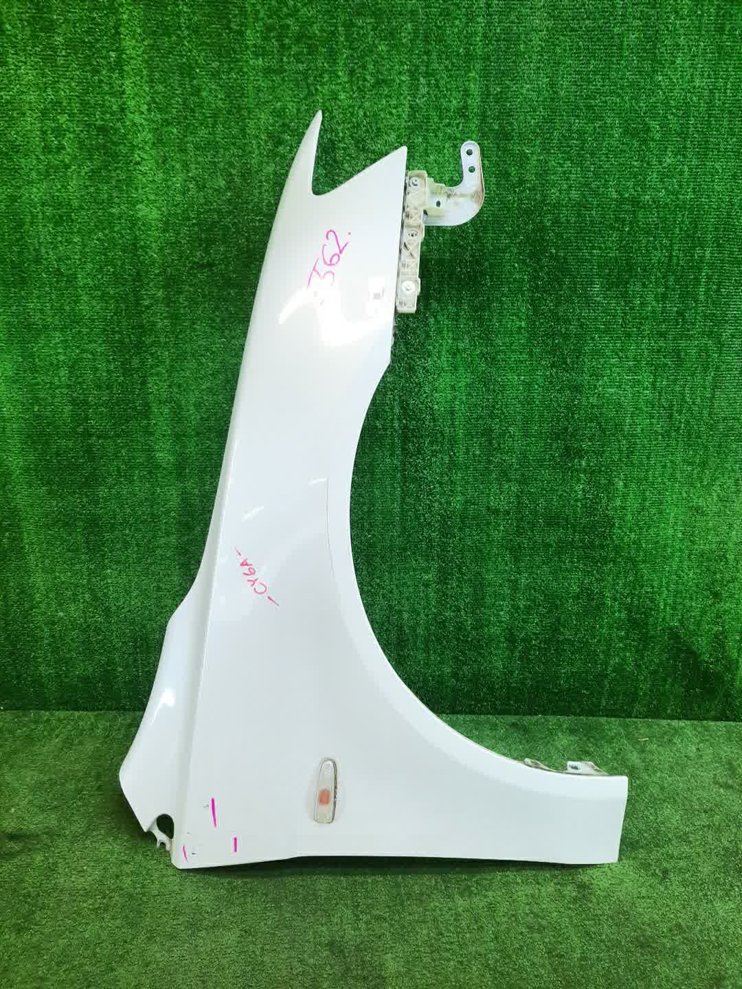 Крыло правое переднее MITSUBISHI LANCER, GALANT FORTIS CY4A, CY2A, CY3A, CY6A, CX6A, CX4A, CX3A 5562 1 ракурс