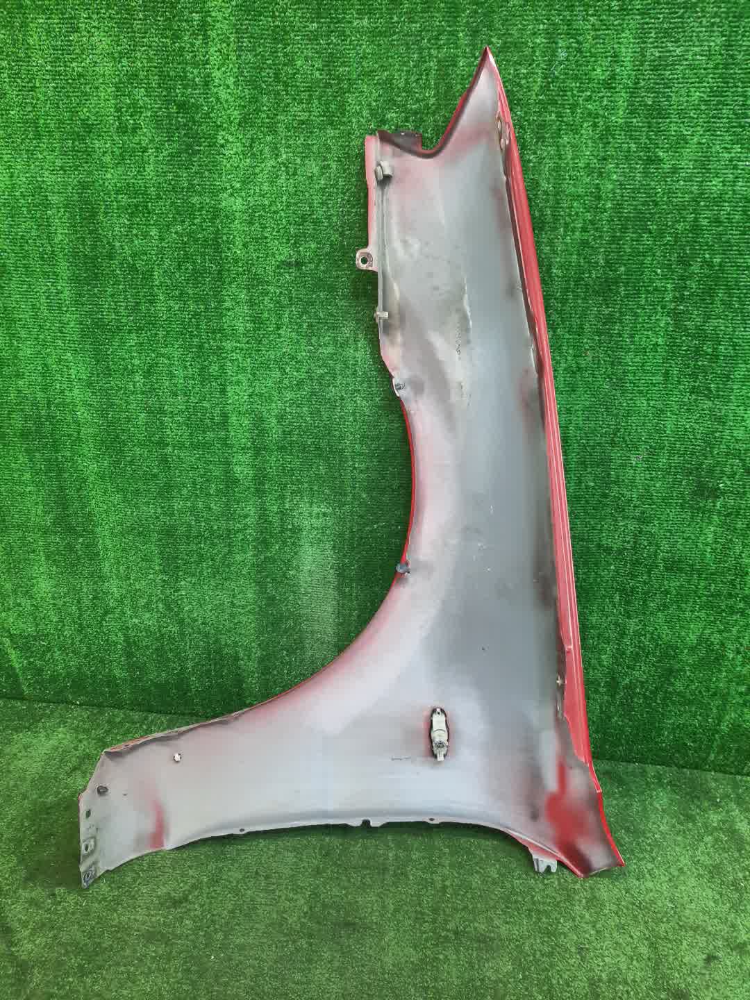 Крыло правое переднее MAZDA FAMILIA, 323 BJ5W, BJ5P, BJEP, BJFW, BJ8W, BJ3P, BJFP, BJ 5825 5 ракурс