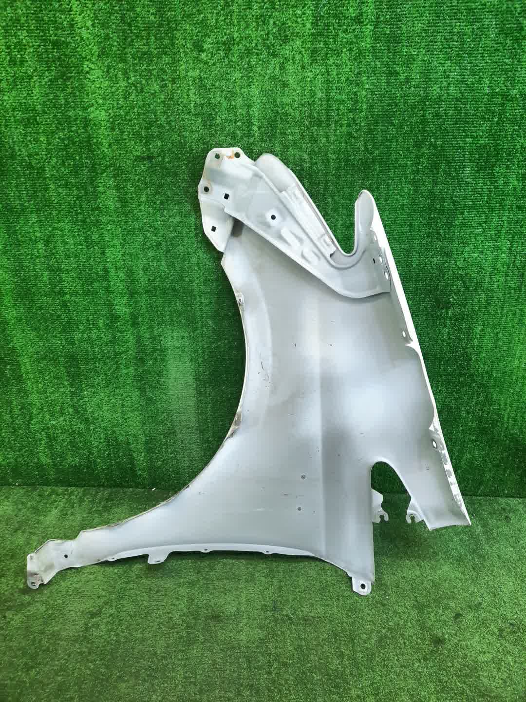 Крыло правое переднее TOYOTA PRIUS ALPHA ZVW41W, ZVW40W 5882 3 ракурс