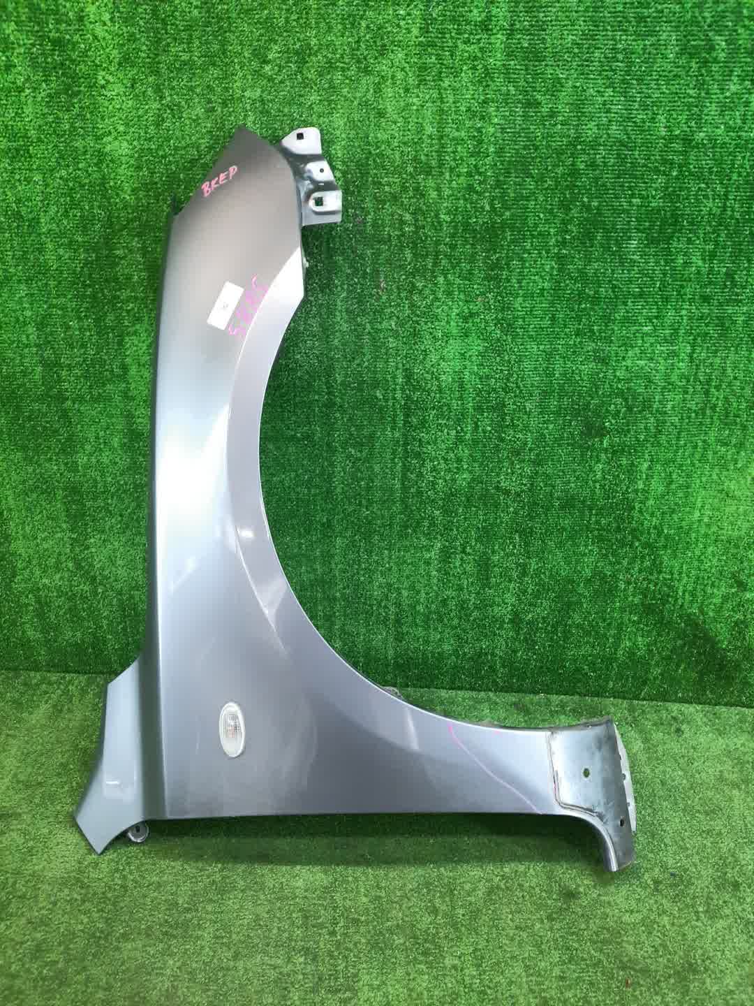 Крыло правое переднее MAZDA AXELA, MAZDA 3, 3 BK5P, BK3P, BKEP, BK WAGON 1 ракурс