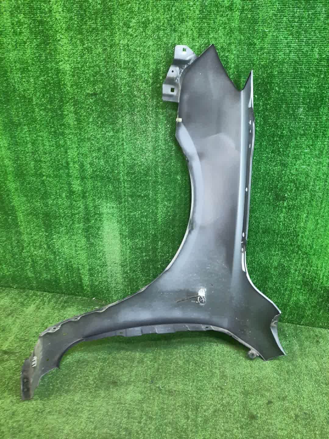 Крыло правое переднее MAZDA AXELA, MAZDA 3, 3 BK5P, BK3P, BKEP, BK WAGON 3 ракурс