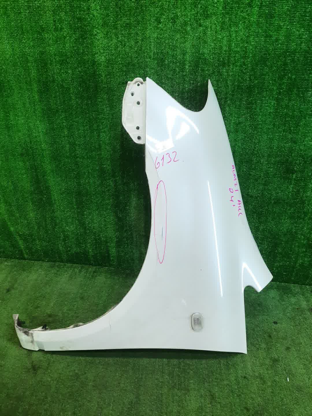 Крыло левое переднее TOYOTA IPSUM ACM21W, ACM26W 6132 1 ракурс