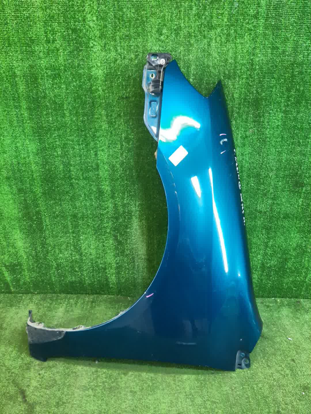 Крыло левое переднее TOYOTA COROLLA, COROLLA FIELDER ZZE124, NZE121, NZE120, ZZE122, NZE124, CE121, NZE121G, ZZE123G, ZZE124G, ZZE122G, NZE124G , 1ZZ-FE 6283 1 ракурс