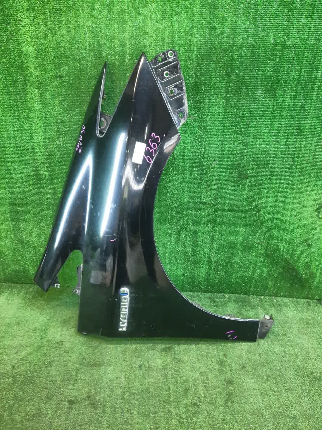 Крыло правое переднее TOYOTA PRIUS ZVW30 6363 3 ракурс