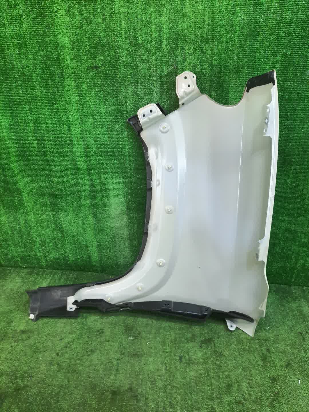 Крыло правое переднее SUZUKI XBEE MN71S 6419 5 ракурс