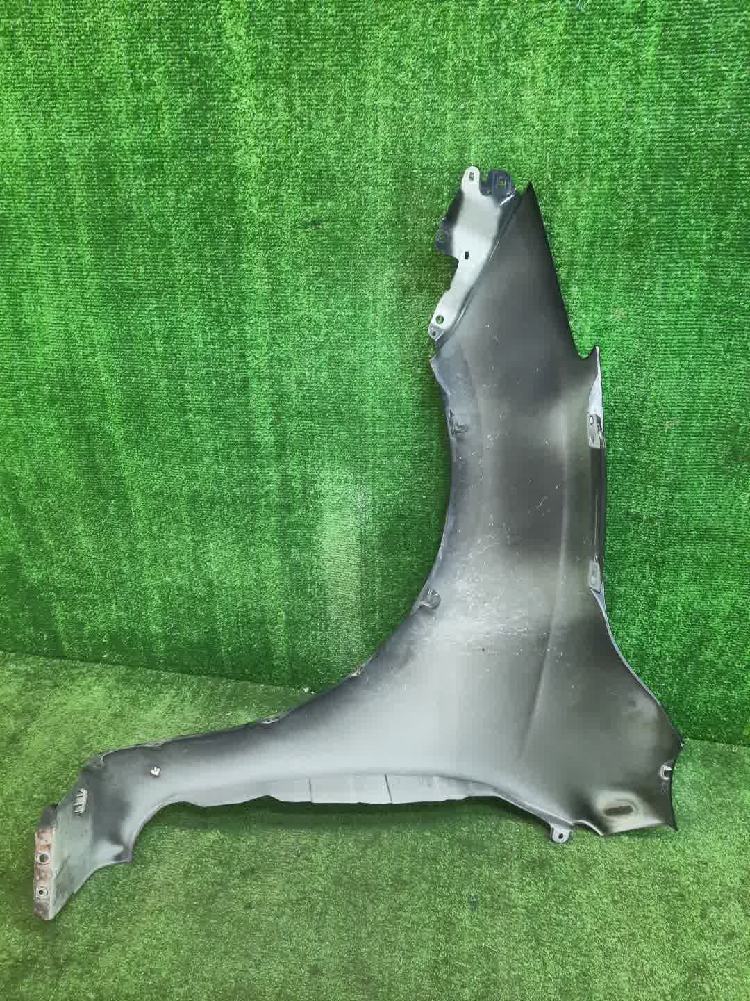 Крыло правое переднее MAZDA AXELA, MAZDA 3, 3 BL6FJ, BLEFW, BL5FP, BLEAP, BLEFP, BLFFP, BL3FW, BL5FW, BLEAW, BLFFW, BL 6751 5 ракурс