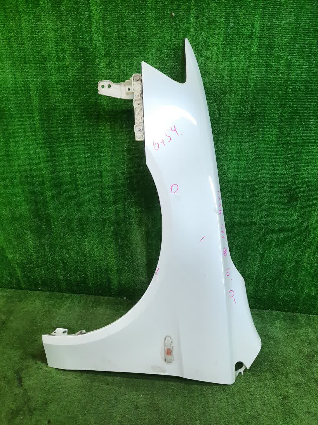 Крыло левое переднее MITSUBISHI LANCER, GALANT FORTIS CY4A, CY2A, CY3A, CY6A, CX6A, CX4A, CX3A 6754 1 ракурс