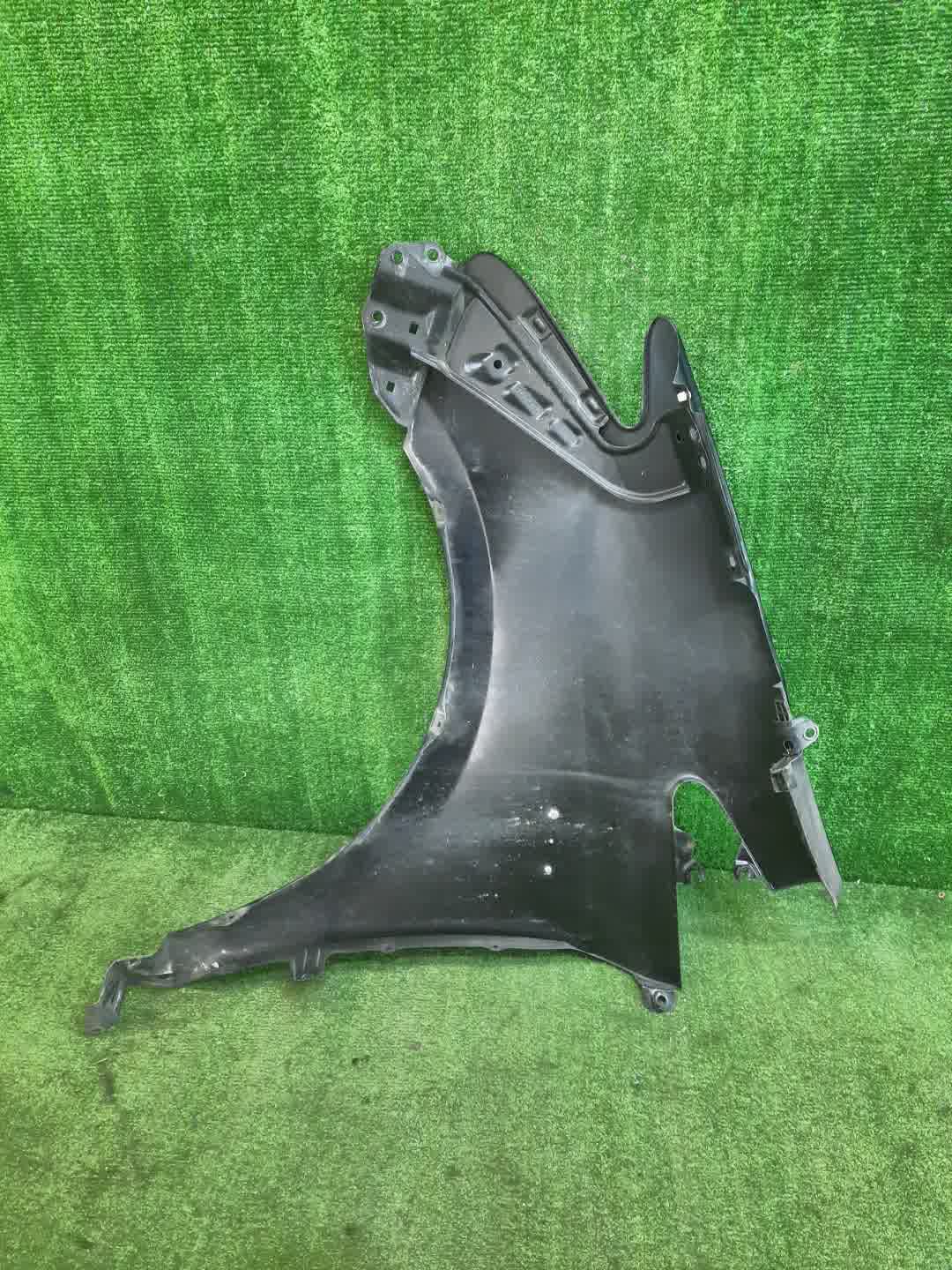 Крыло правое переднее TOYOTA PRIUS ALPHA ZVW41W, ZVW40W 6772 5 ракурс
