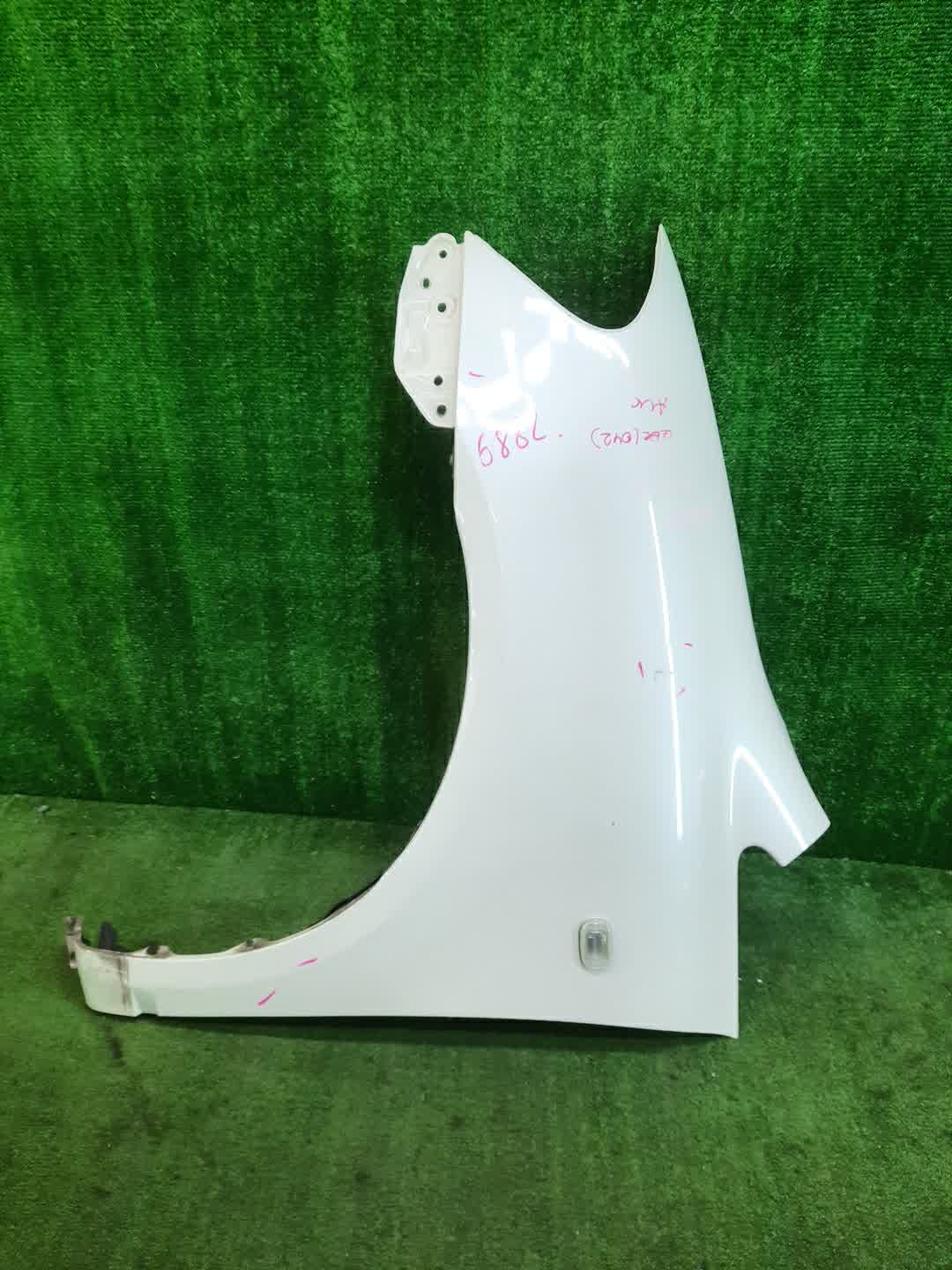 Крыло левое переднее TOYOTA IPSUM ACM21W, ACM26W 6882 1 ракурс