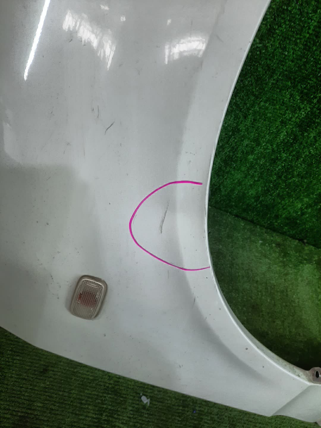 Крыло правое переднее NISSAN WINGROAD Y11 7065 2 ракурс Крыло правое переднее NISSAN WINGROAD Y11 7065 2 ракурс