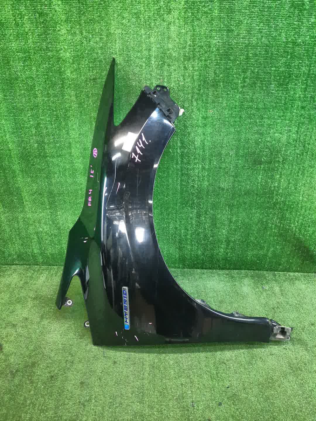 Крыло правое переднее HONDA JADE FR4 7141 1 ракурс